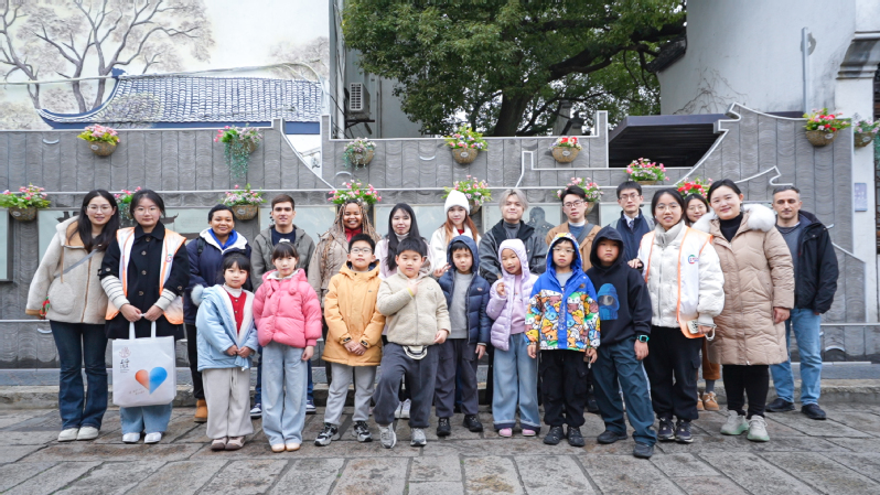 杏林润童心 岐黄迎新春——BEAT365国际学生走进新场镇寒托班