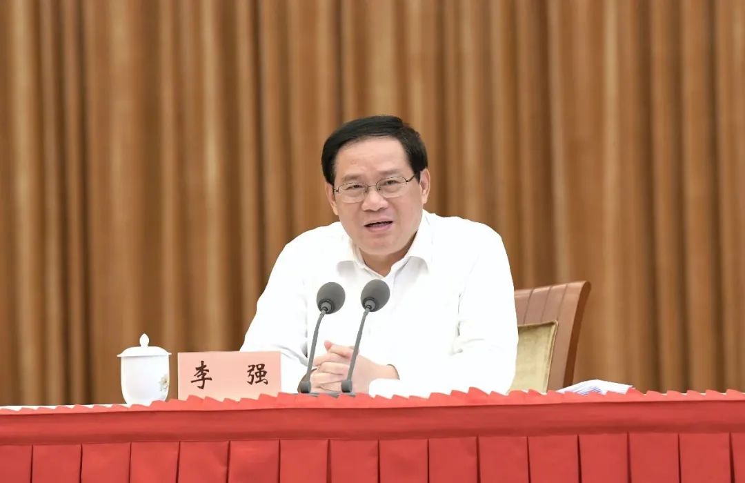 BEAT365刘华、王振伟参加市抗疫医务人员代表座谈会，李强要求大力弘扬医务人员的先进事迹和崇高精神！